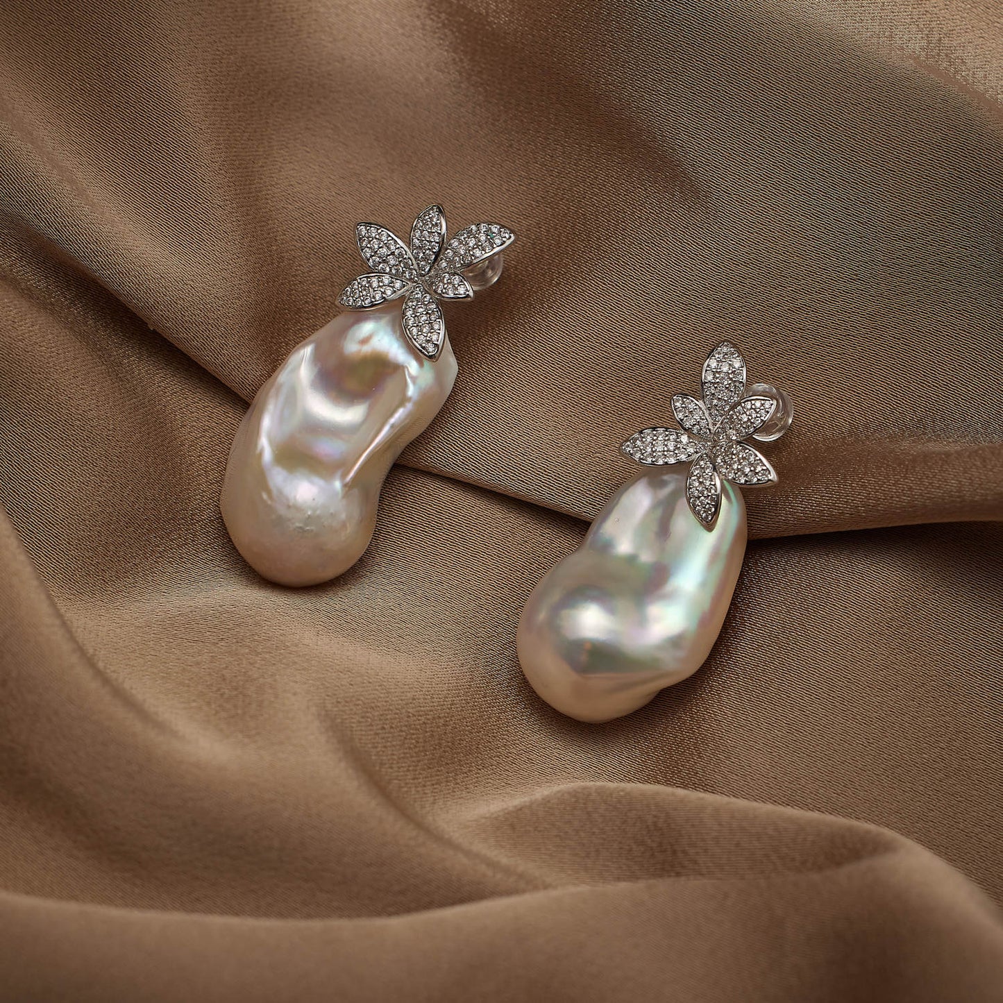 EH003 - Kisspearl Jewelry 12x20mm Fireball Pearl Earrings