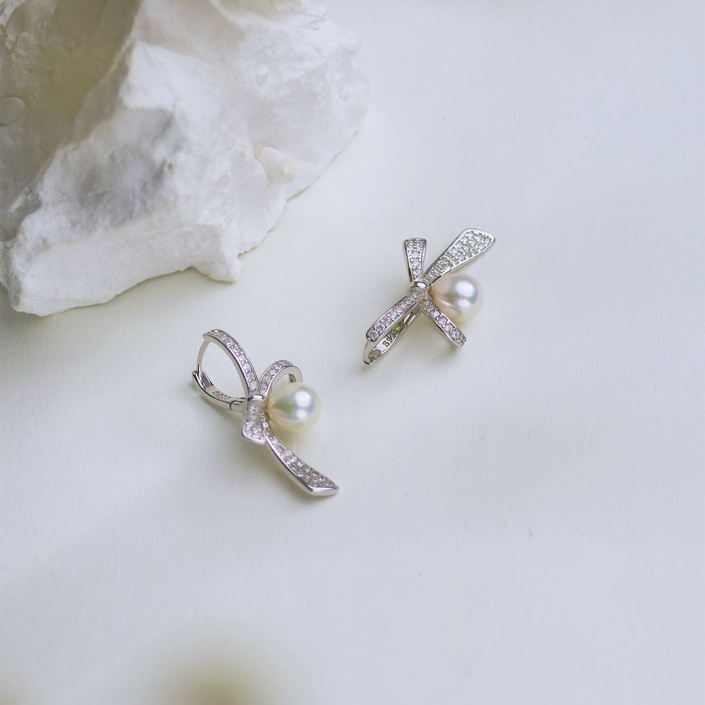 EH010 - Kisspearl Jewelry 8-9mm Rice Bow Pearl Earrings