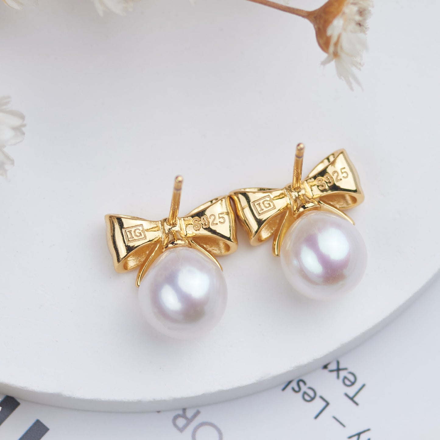 E410003 - Kisspearl Jewelry 8mm Baroque Bow Pearl Earrings