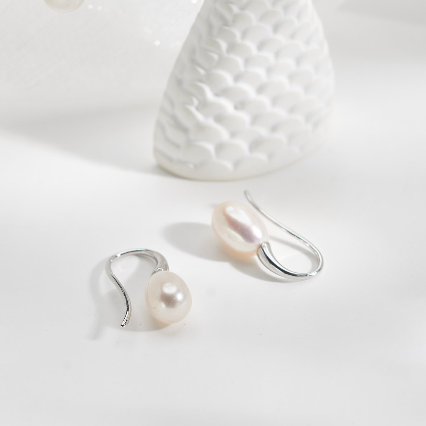 E412001 - Kisspearl Jewelry 7x10mm Rice Pearl Silver Earrings