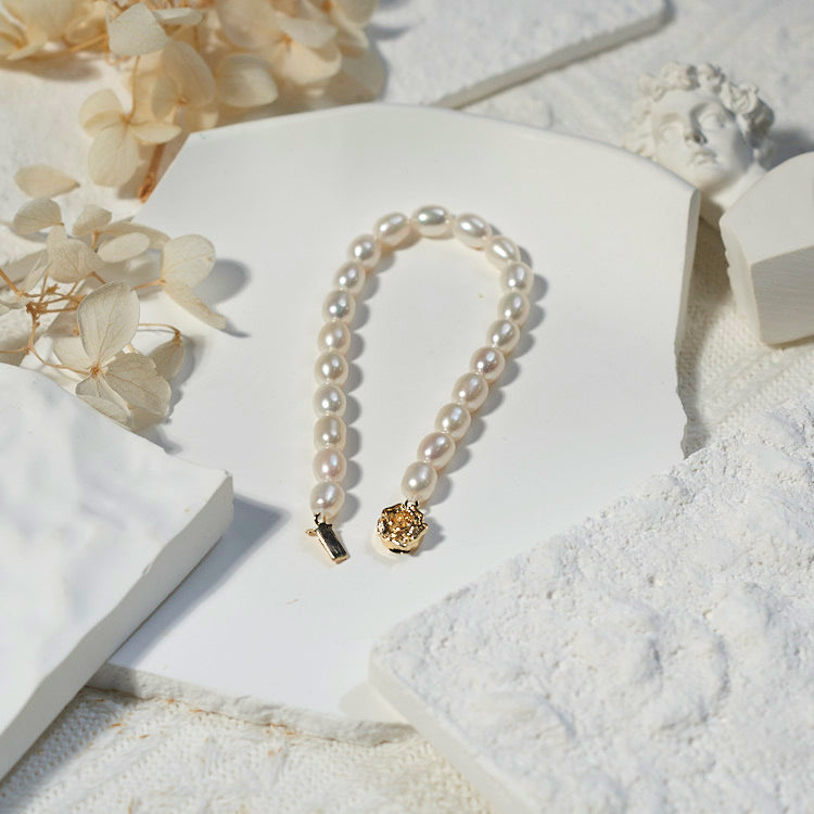 S31015 - Kisspearl Jewelry 6-7mm Flower Rice Pearl Bracelet