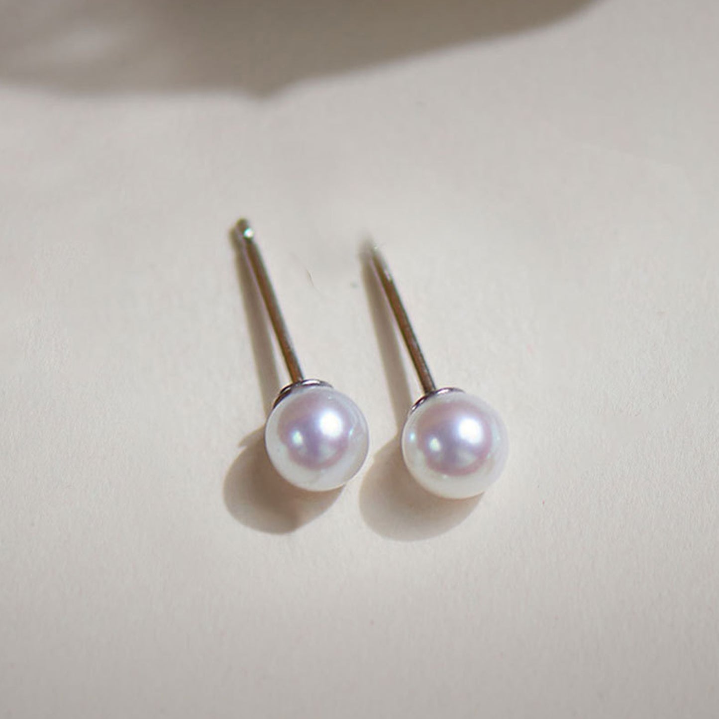 EH001 - Kisspearl Jewelry 4-5mm Near Round Pearl Earrings