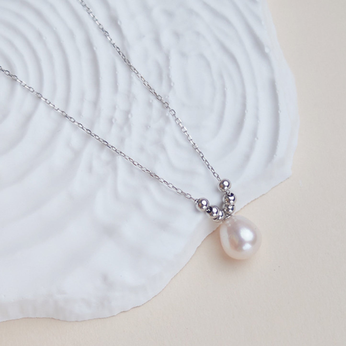 DZ001 - Kisspearl Jewelry 9-10mm Rice Pearl Pendant Necklace