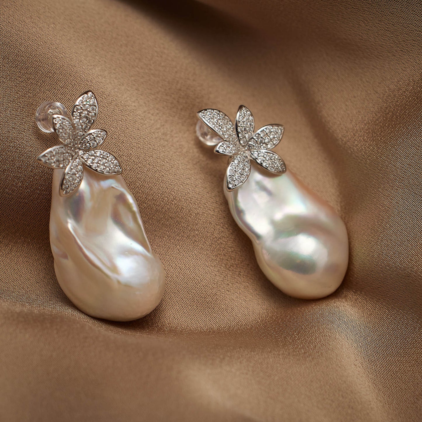 EH003 - Kisspearl Jewelry 12x20mm Fireball Pearl Earrings