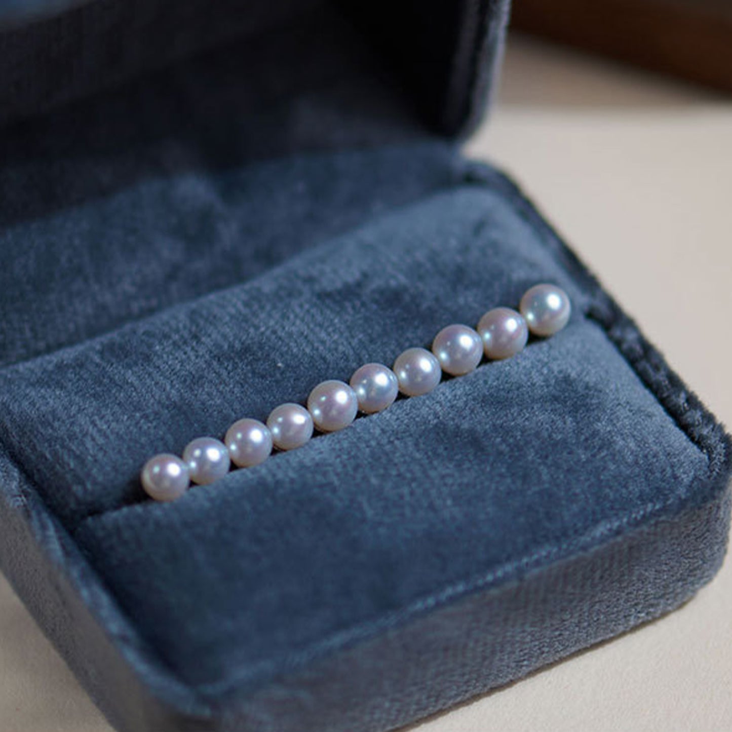 EH001 - Kisspearl Jewelry 4-5mm Near Round Pearl Earrings