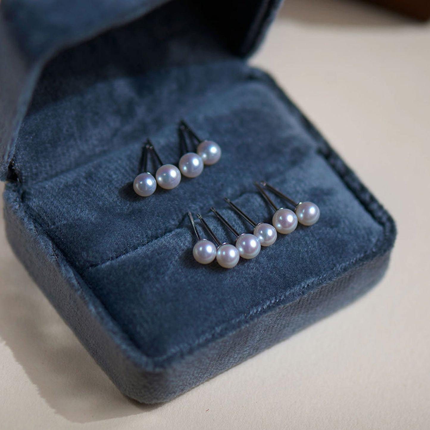 EH001 - Kisspearl Jewelry 4-5mm Near Round Pearl Earrings