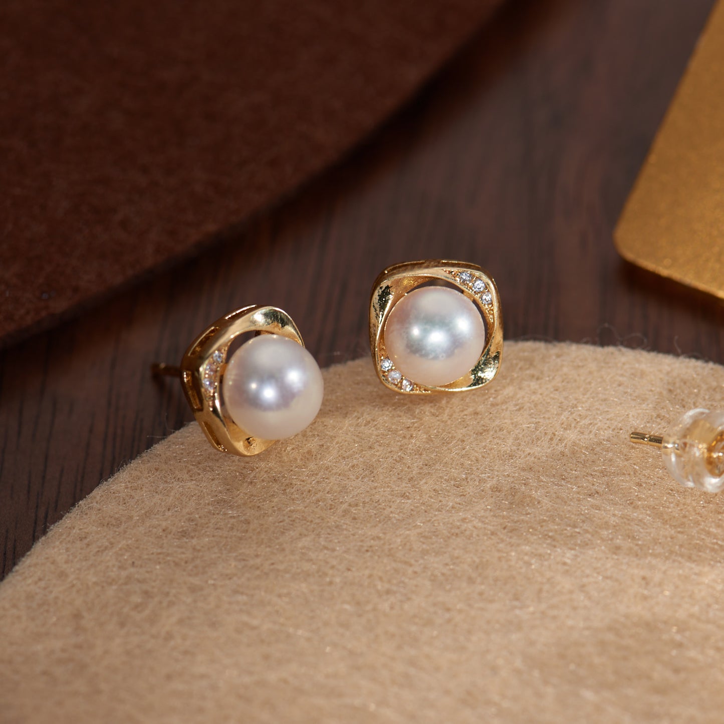 EH003 - Kisspearl Jewelry 6-7mm Button Pearl Copper Earrings