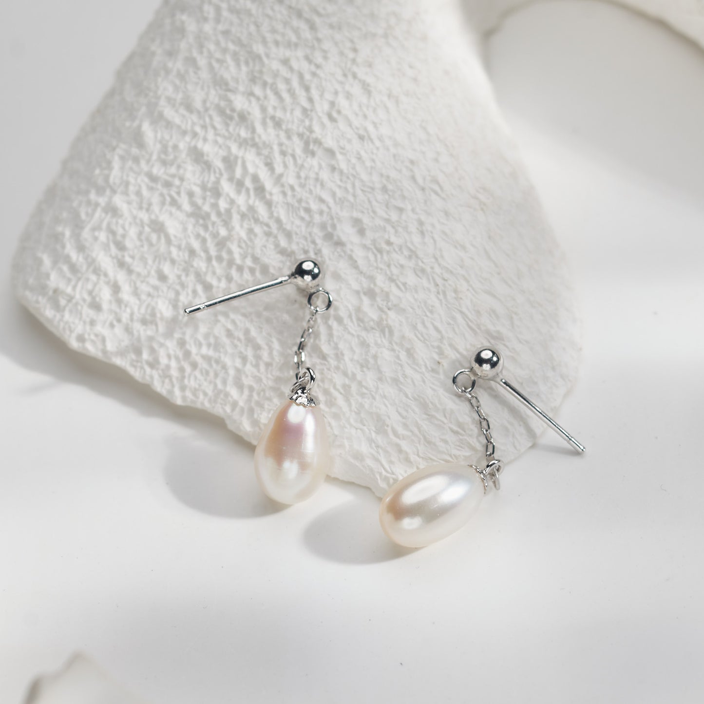E412002 - Kisspearl Jewelry 7x10mm Rice Pearl Earrings