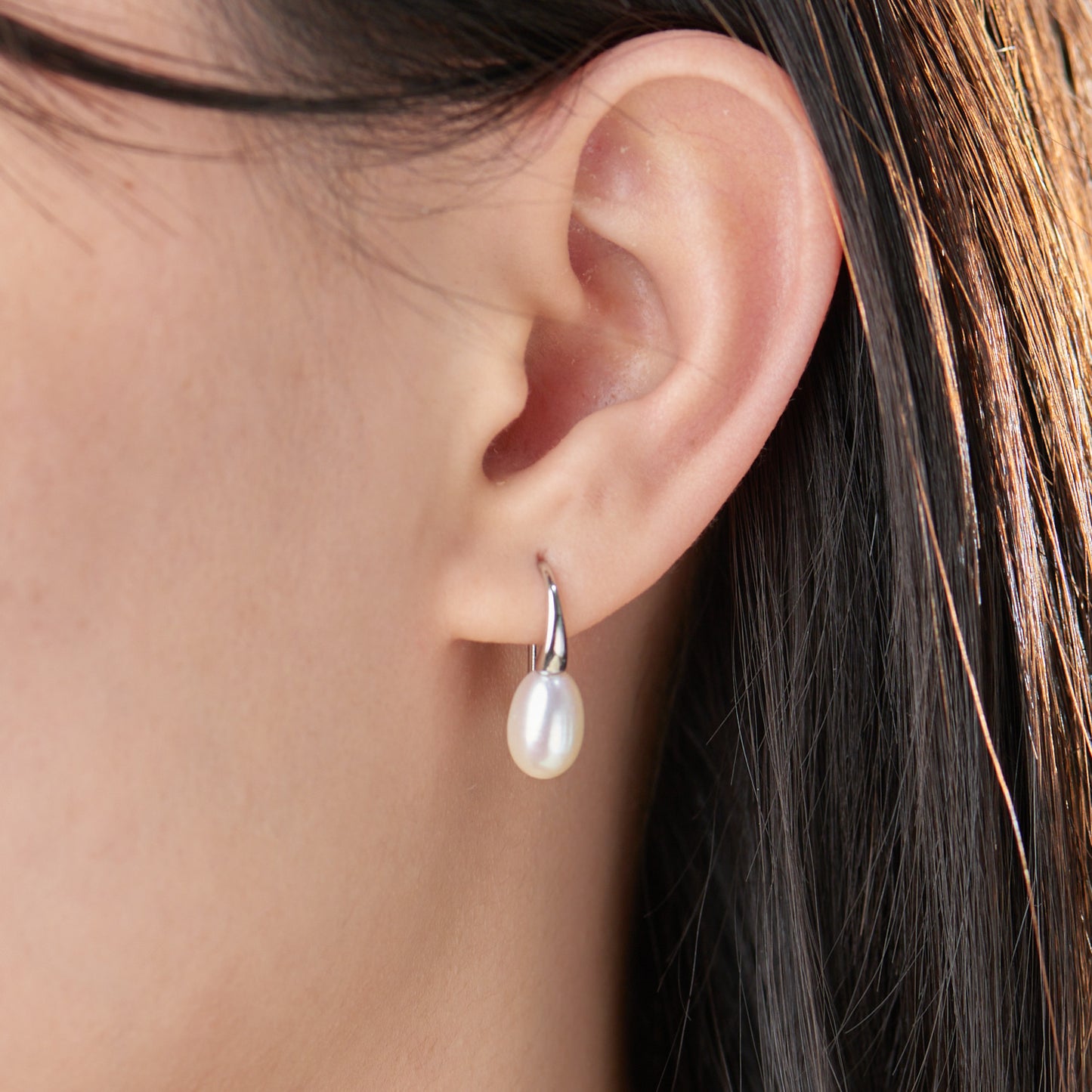 E412001 - Kisspearl Jewelry 7x10mm Rice Pearl Silver Earrings