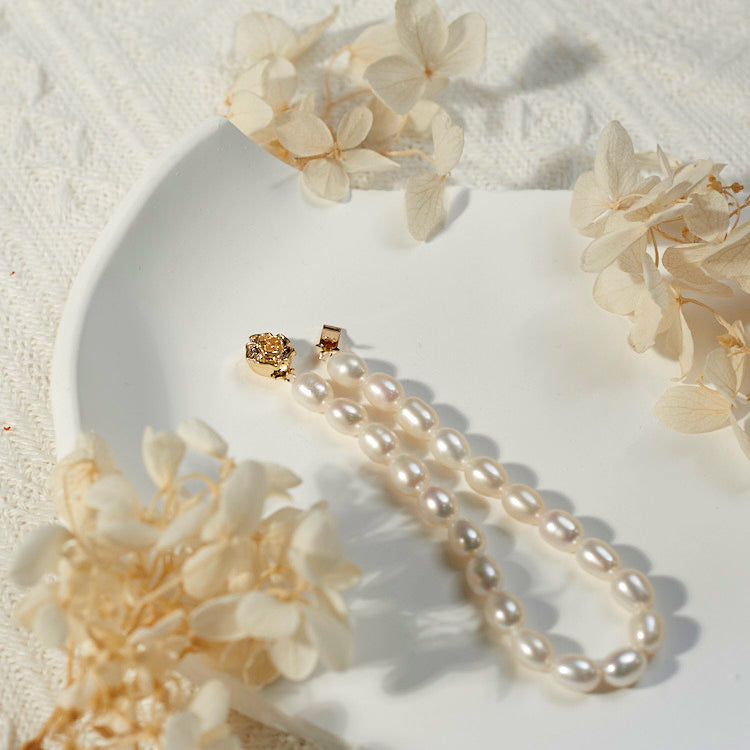 S31015 - Kisspearl Jewelry 6-7mm Flower Rice Pearl Bracelet